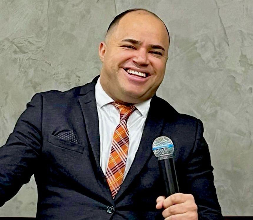 Pastor Alex Martins